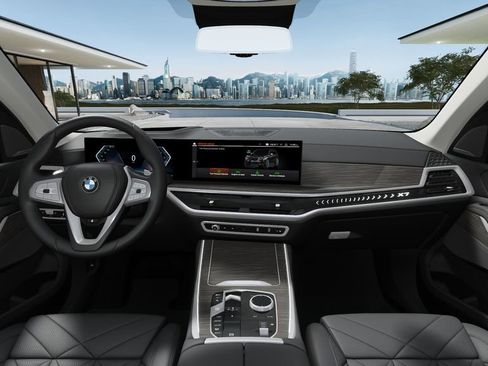 Used 2025 BMW X7 xDrive40i w/ Premium Package image 23