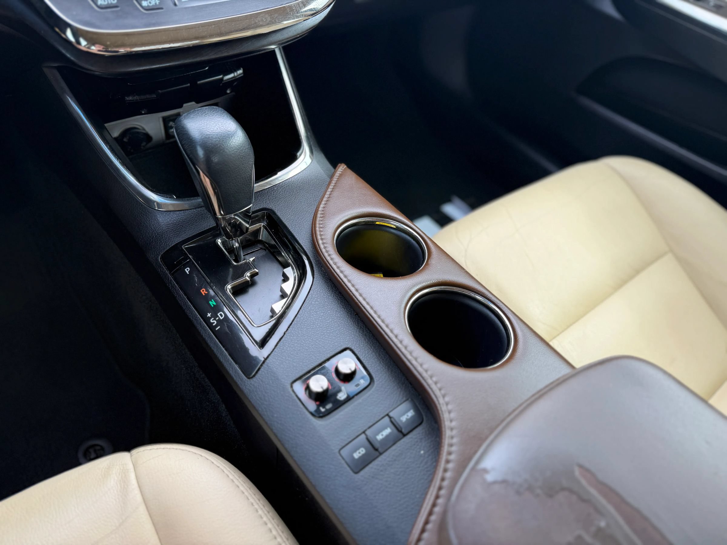 Used 2018 Toyota Avalon XLE Premium FWD image 29