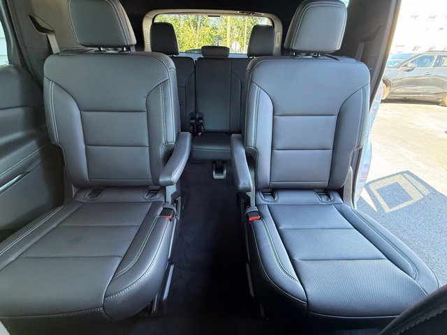 Used 2027 Chevrolet Traverse LT w/ Driver Confidence Package AWD/4WD image 17