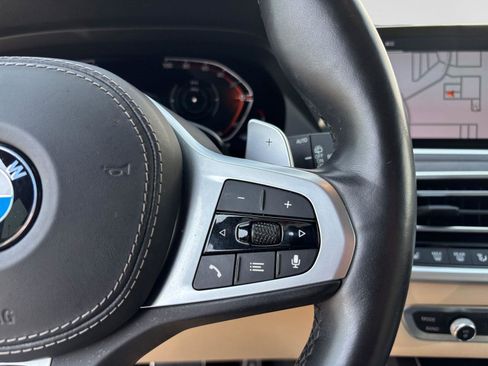 Used 2022 BMW X7 xDrive40i w/ M Sport Package AWD/4WD image 27