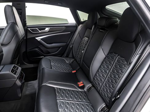 Used 2024 Audi RS 7 Performance w/ Black Optic Package image 8