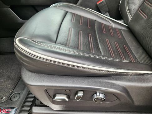 Used 2024 GMC Sierra 2500 AT4X image 18