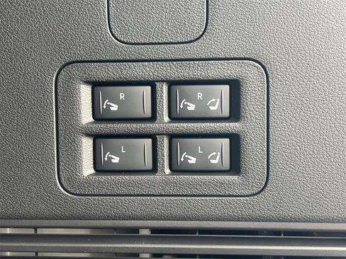 New 2025 Nissan Armada Platinum w/ Convenience Package image 28