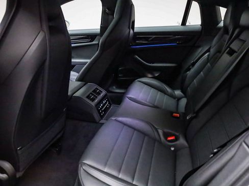Used 2025 Porsche Panamera image 20
