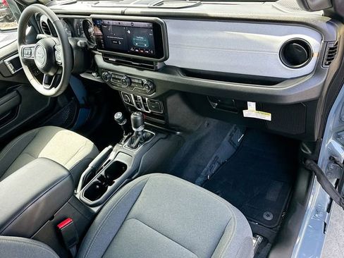 Used 2024 Jeep Wrangler Unlimited Sport AWD/4WD image 28