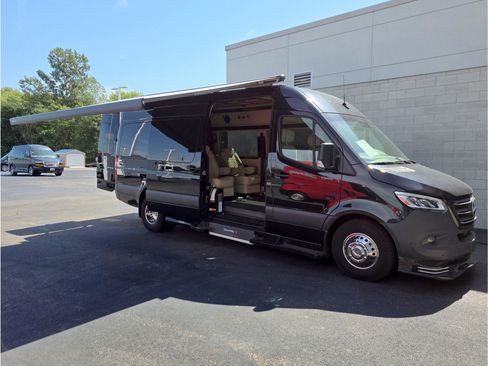 Used 2022 Mercedes-Benz Sprinter 3500 image 5