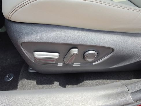 Used 2025 Toyota RAV4 XLE Premium AWD/4WD image 20