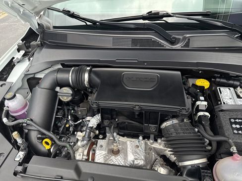 Used 2024 Jeep Compass Sport image 27