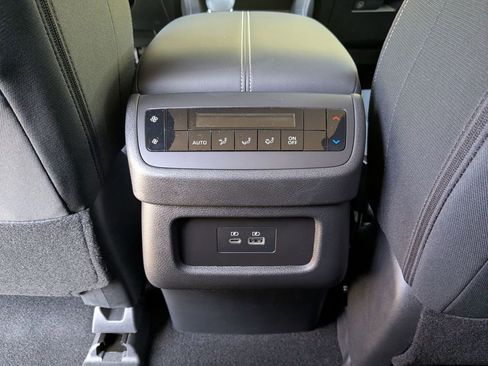 New 2025 Nissan Pathfinder SV image 25