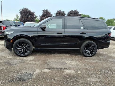 Used 2025 Lincoln Navigator Reserve w/ Jet Appearance Package AWD/4WD image 2
