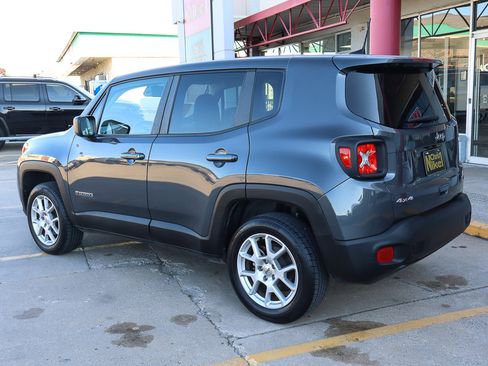 Used 2023 Jeep Renegade Latitude image 6