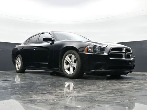 Used 2012 Dodge Charger SE RWD image 17