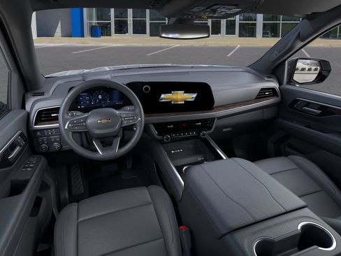New 2026 Chevrolet Suburban LT w/ Comfort Package AWD/4WD image 16