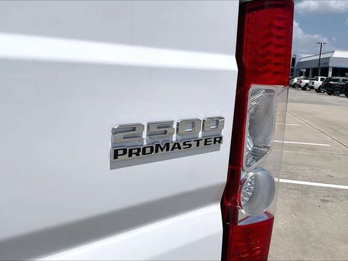 Used 2025 RAM ProMaster 2500 w/ Convenience Group FWD image 10