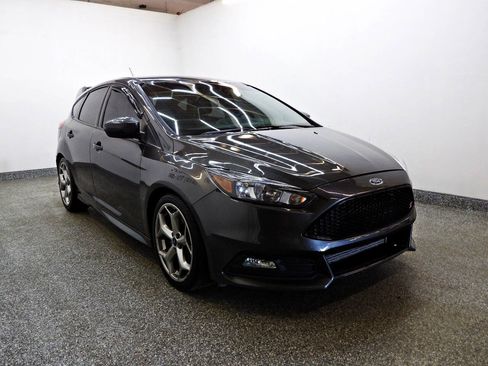Used 2016 Ford Focus ST FWD image 2