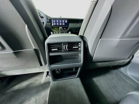 Used 2021 Porsche Cayenne Coupe image 27