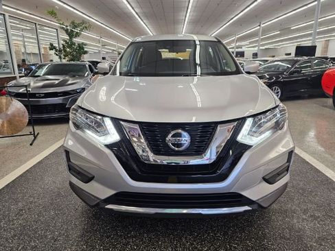 Used 2020 Nissan Rogue S image 2