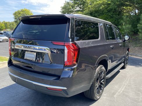 Used 2023 GMC Yukon XL SLT w/ SLT Premium Package AWD/4WD image 10