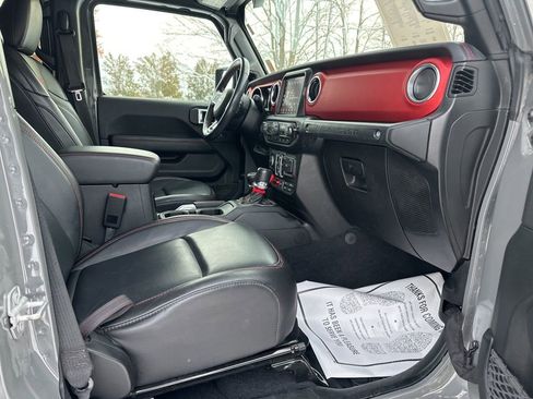 Used 2020 Jeep Wrangler Unlimited Rubicon w/ Dual Top Group AWD/4WD image 34