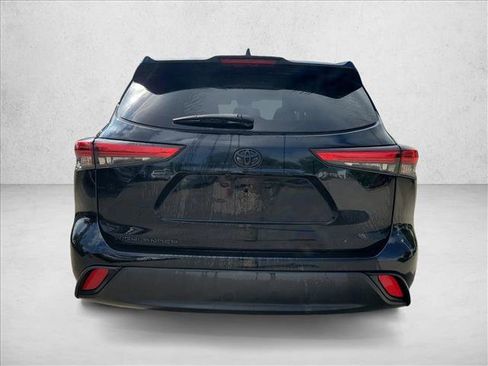 Used 2022 Toyota Highlander L image 6