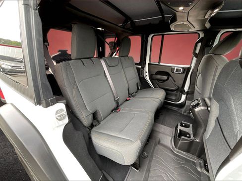 Used 2025 Jeep Wrangler Unlimited Sport AWD/4WD image 24