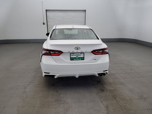 Used 2022 Toyota Camry SE image 6
