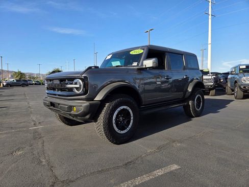 Certified 2022 Ford Bronco Outer Banks w/ Sasquatch Package AWD/4WD image 2