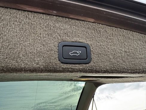 Used 2011 Volvo XC60 T6 image 40