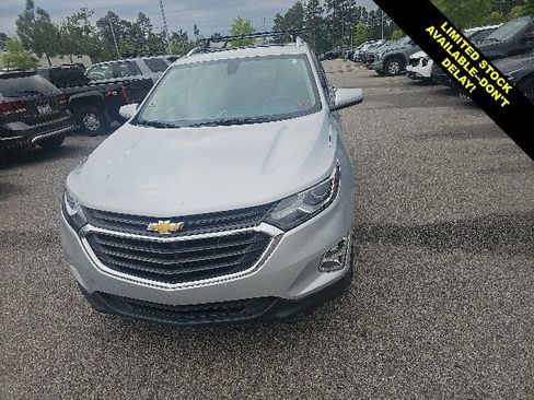 Used 2018 Chevrolet Equinox LT w/ Sun & Infotainment Package FWD image 6