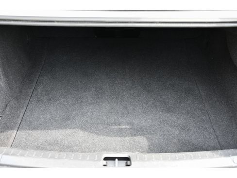Used 2018 Volvo S90 T5 Momentum w/ Convenience Package FWD image 25