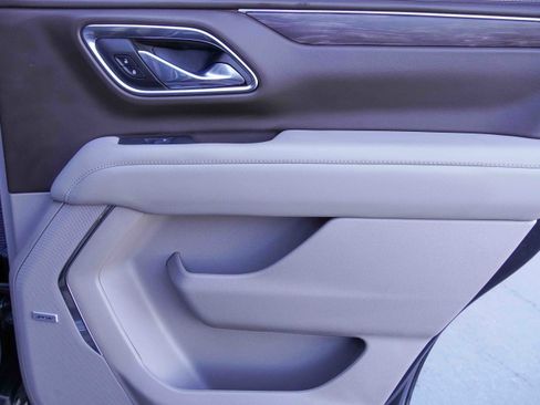 Used 2024 Chevrolet Tahoe Z71 w/ Luxury Package image 31