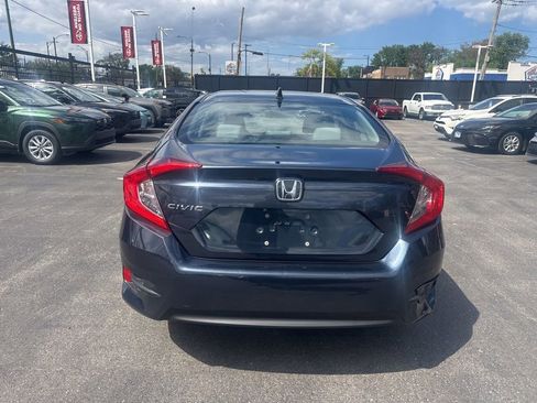 Used 2017 Honda Civic EX image 3