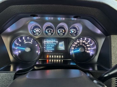 Used 2014 Ford F450 Platinum w/ Platinum Package image 20