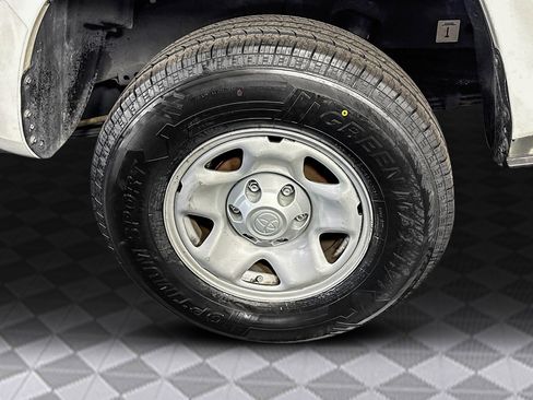 Used 2020 Toyota Tacoma SR image 31