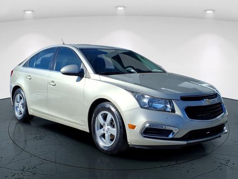 Used 2016 Chevrolet Cruze LT FWD image 1