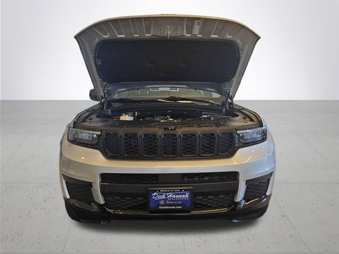 Used 2024 Jeep Grand Cherokee L Laredo AWD/4WD image 4