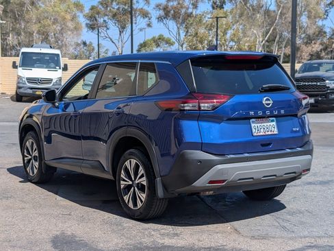 Used 2022 Nissan Rogue SV FWD image 12