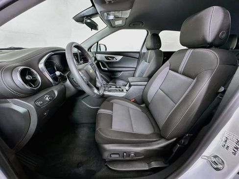 Used 2025 Chevrolet Blazer LT FWD image 13