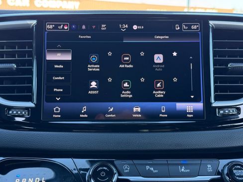 Used 2025 Chrysler Pacifica Select image 27