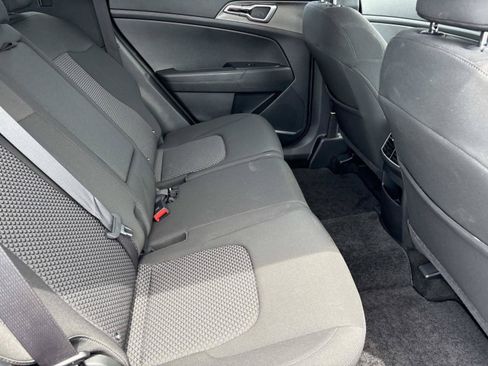 Used 2023 Kia Sportage LX AWD/4WD image 17