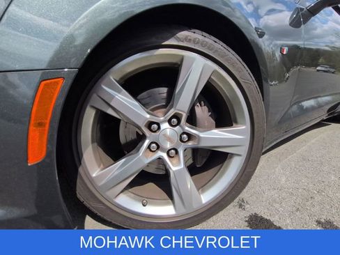 Used 2017 Chevrolet Camaro SS RWD image 7