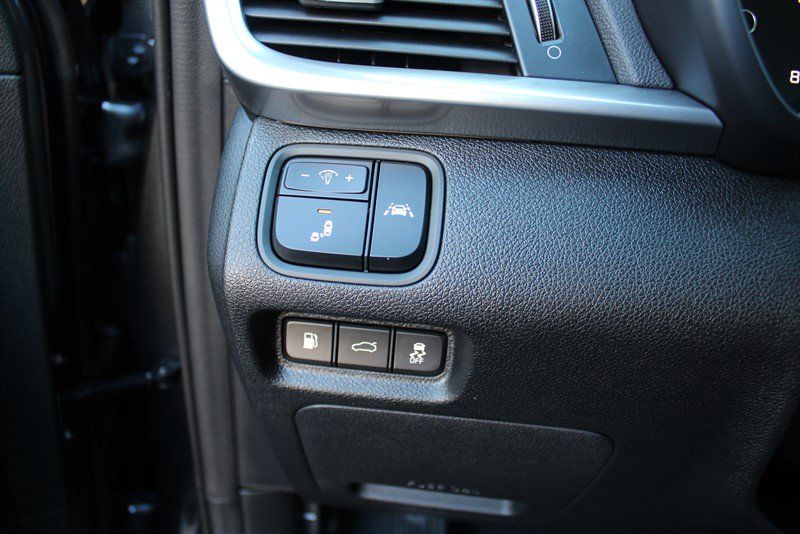 Used 2020 Kia Optima LX FWD image 16
