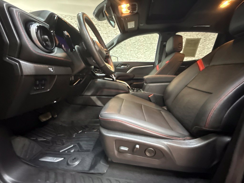 Used 2025 Chevrolet Colorado Z71 w/ Z71 Convenience Package 2 AWD/4WD image 24