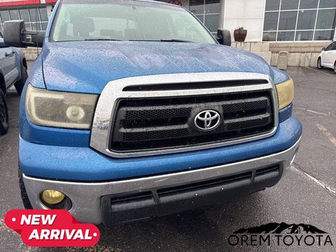 Used 2010 Toyota Tundra 4x4 CrewMax image 2