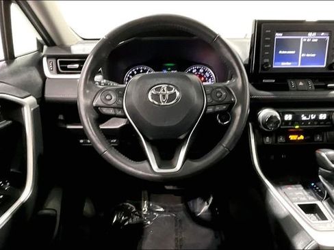 Used 2019 Toyota RAV4 XLE Premium AWD/4WD image 8