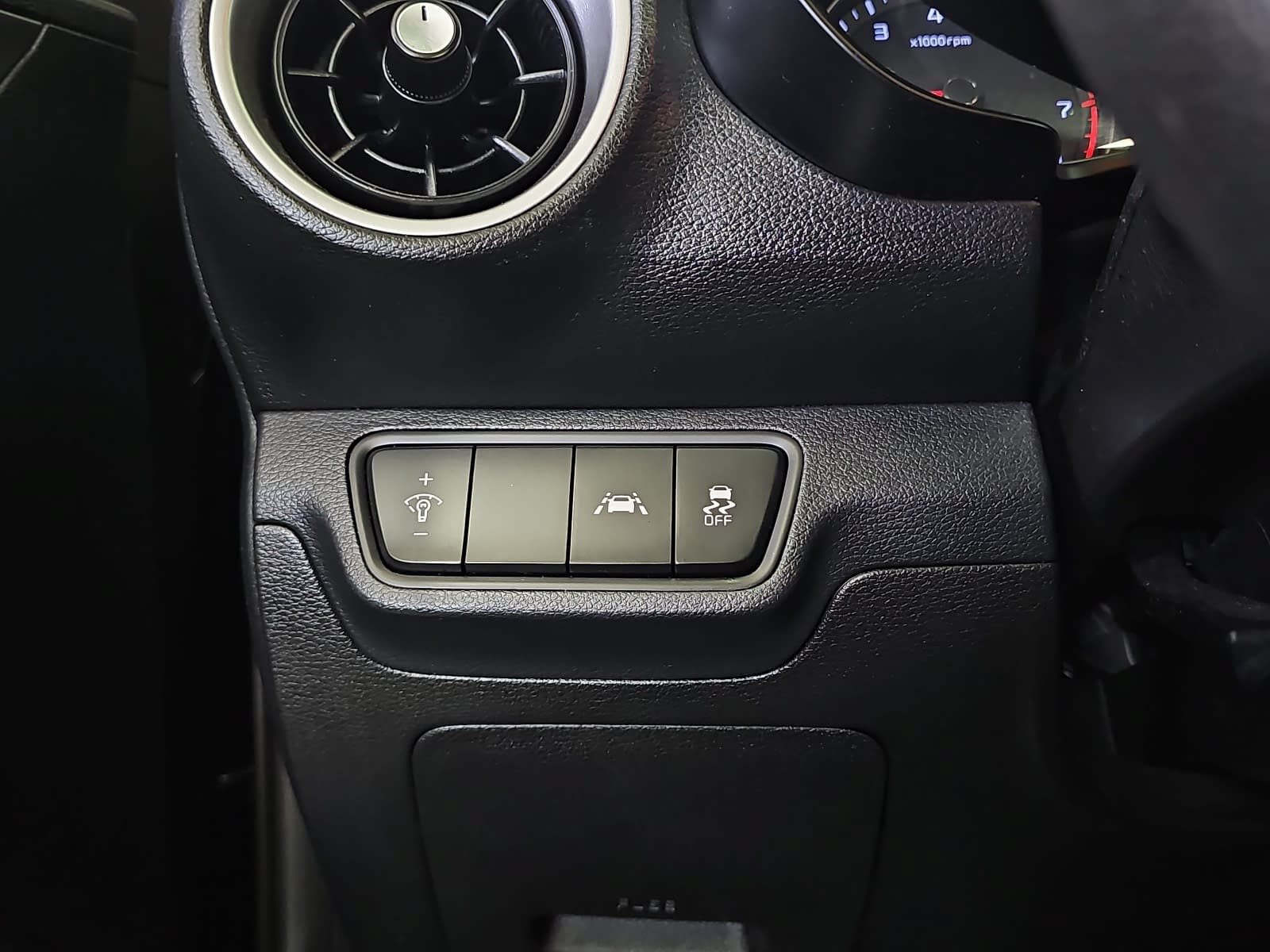 Used 2019 Kia Forte LXS FWD image 23