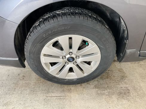 Used 2016 Subaru Outback 2.5i Premium image 10