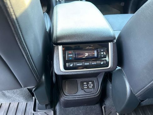 Used 2023 Subaru Ascent Limited AWD/4WD image 14