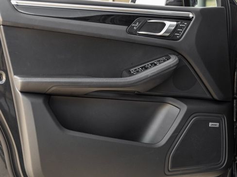 Used 2021 Porsche Macan S image 19
