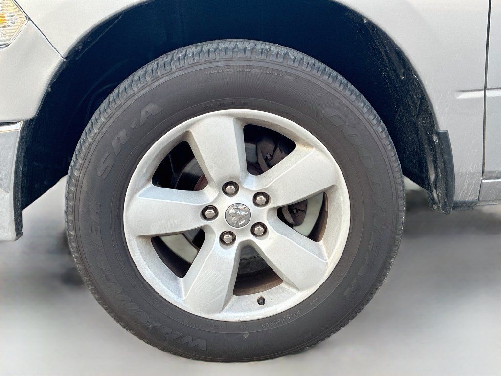 Used 2023 RAM 1500 Classic SLT AWD/4WD image 27